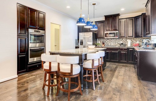 Washington House | Game Room + Gym: Downtown DC Home!