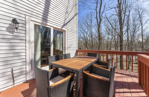 East Stroudsburg House | Game Room | Hot Tub | 4BR Poconos Manor