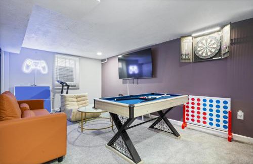 Indianapolis House | Game Room Retreat with Firepit and Gym, Sleeps 12