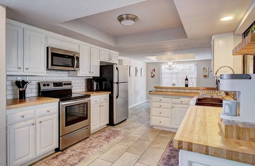 Central Oklahoma City Villa | Game Room/Sauna/Sun Room + Lake Hefner Access