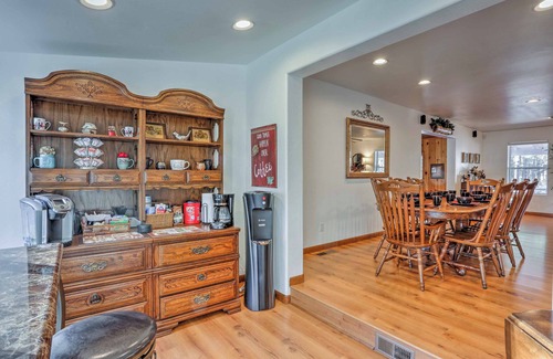 Pinetop-Lakeside Cottage | Game Room, Yard, Deck & Fireplace: Lakeside Home