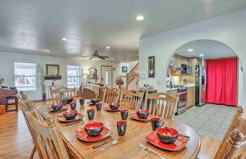 Pinetop-Lakeside Cottage | Game Room, Yard, Deck & Fireplace: Lakeside Home