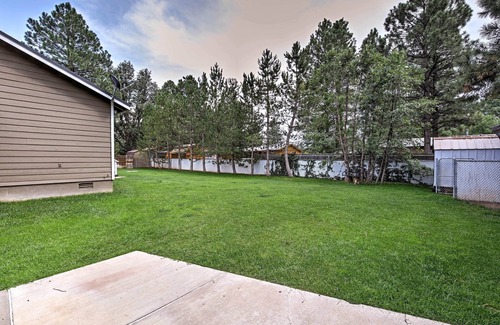 Pinetop-Lakeside Cottage | Game Room, Yard, Deck & Fireplace: Lakeside Home