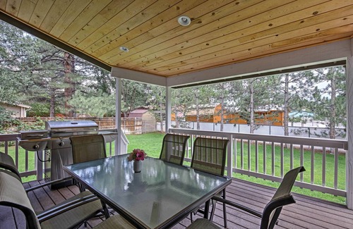 Pinetop-Lakeside Cottage | Game Room, Yard, Deck & Fireplace: Lakeside Home