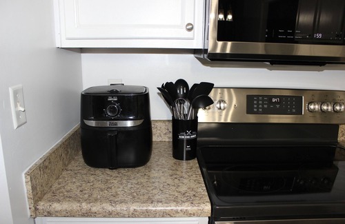 Westfield House | Games/10 Min to GrandPark/30 mins to INDY/Sleeps 14/