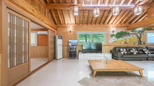 Ganghwa House | Ganghwa Gichayeohaeng Pension