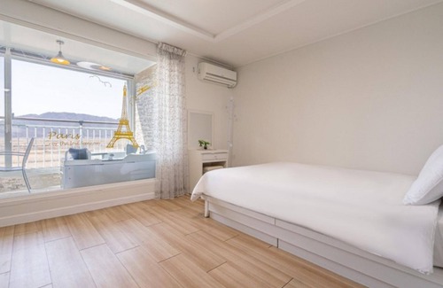 Ganghwa House | Ganghwa Joayo Spa Pension
