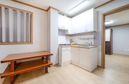 Ganghwa House | Ganghwa Nakjogaboineun spa Pension