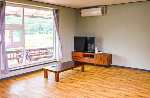 Ganghwa House | Ganghwado Dandelion Pension