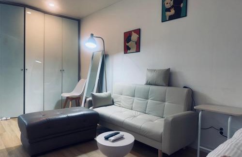 Yeoksam Apartment | Gangnam Station 3min Walk Stylish Flat