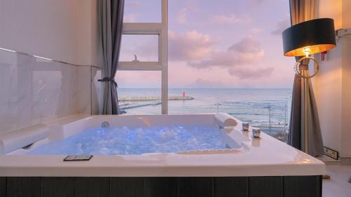 Jumunjin-eup House | Gangneung Pension G7 Spa Pension