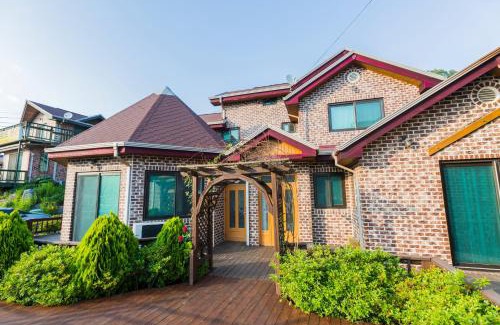 Deokhyeon House | Gapyeong hatteuneun supsok pension