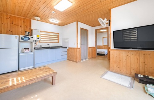 Deokhyeon House | Gapyeong sky pet Family Dogchae Pension