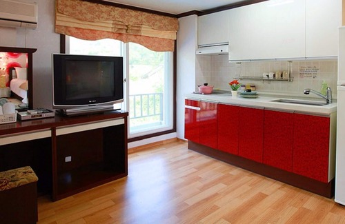 Oeseo House | Gapyeong Valley in the Forest Pension