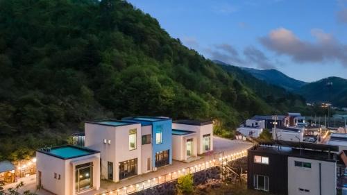 Buk House | Gapyeong Villajia Spa Pension