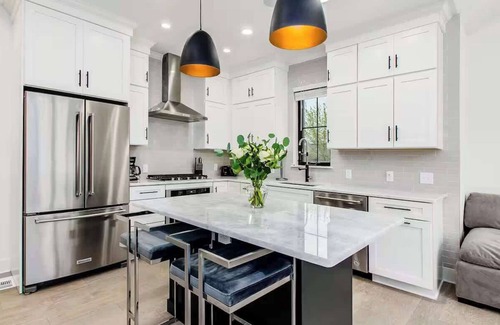 Italian Village House | Garage Parking - Convention – Short North
