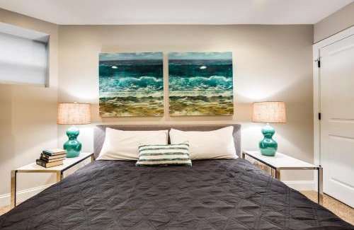 Logan Square Apartment | Garage Parking! Walk to Logan Square Station Plus Great Local Restaurants and Bars