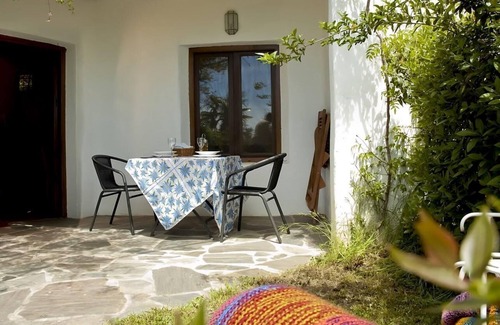 Pitres Apartment | Garden Apartment in La Alpujarra 2 people