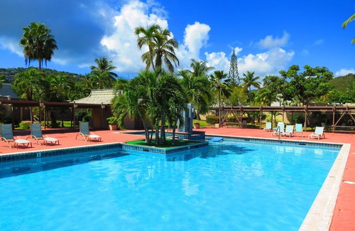 Estate Nisky Villa | Garden Bedroom with 2 Queen Beds and Private Garden Patio.