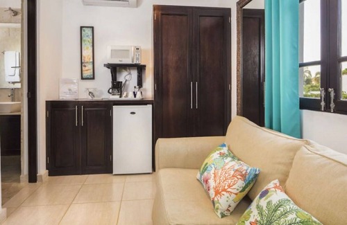 La Mulata House | Garden by the Sea