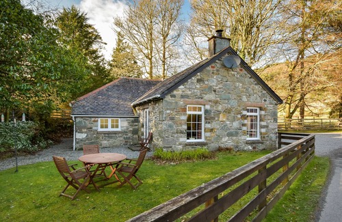 Slate Islands Cottage | Garden Cottage - a detached cottage that sleeps up to 6 guests