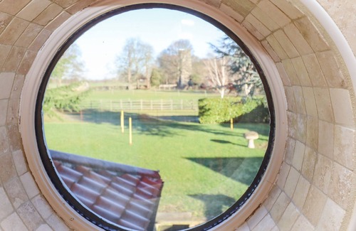 Loversall Cottage | GARDEN COTTAGE, pet friendly, character holiday cottage in Doncaster