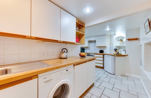 Sandwich House | Garden Flat - Two Bedroom House, Sleeps 3