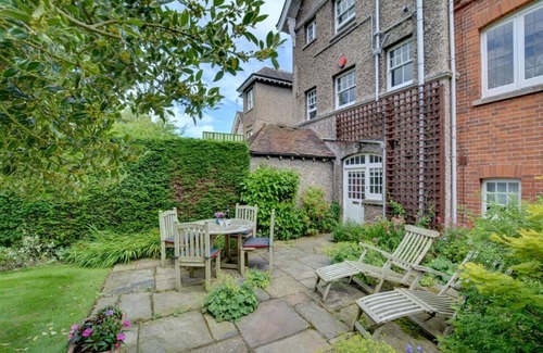 Sandwich House | Garden Flat - Two Bedroom House, Sleeps 3