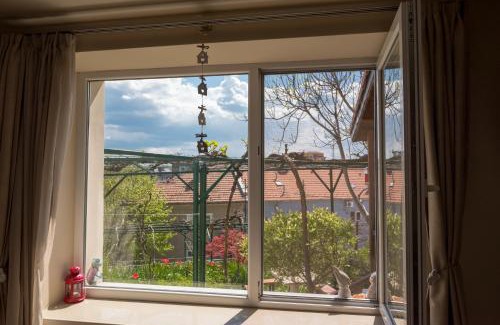 Dragijevo Apartment | Garden Gate Studio