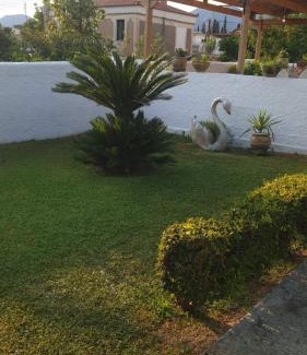 Amarinthos House | Garden House