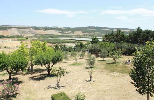 Nea Propontida Apartment | Garden house with stunning views