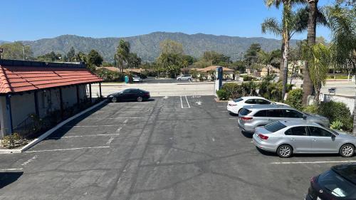 Glendora Hotel | Garden Inn and Suites Glendora
