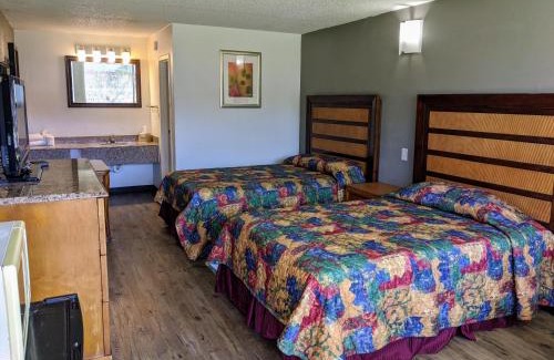 Pine Forest Hotel | Garden Inn & Suites