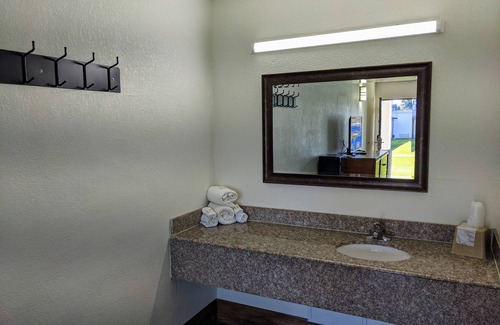 Pine Forest Hotel | Garden Inn & Suites