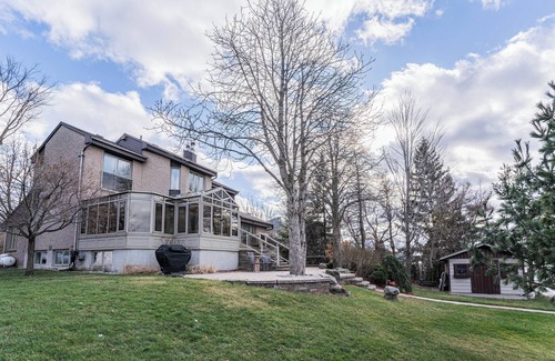 Montreal House | Garden-Lake Access: Sunroom w/15m DT & Parking