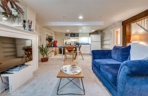Clifton Apartment | Garden-Level Cincinnati Apartment: Walkable Area!
