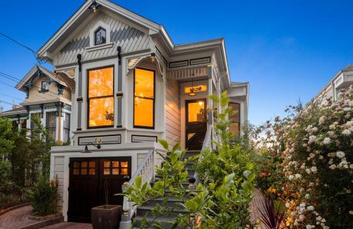 West Alameda House | Garden Level Flat in 1885 Queen Anne Victorian Cottage in Alameda