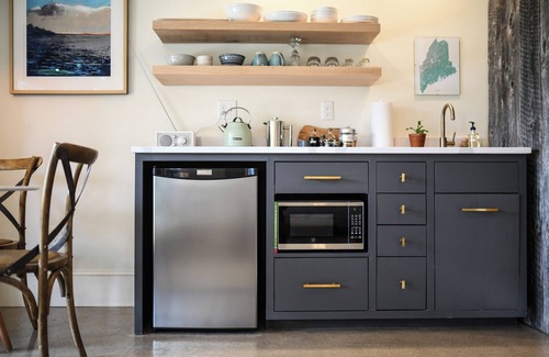 Kittery Apartment | Garden-Level Studio for 2 on the Harbor in Kittery, Maine!