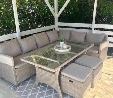 Sremski Karlovci Apartment | GARDEN OASIS GUEST HOUSE