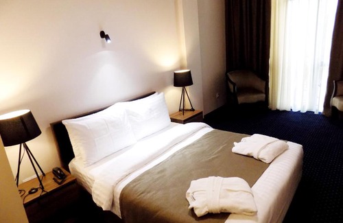 Zugdidi Hotel | Garden Palace