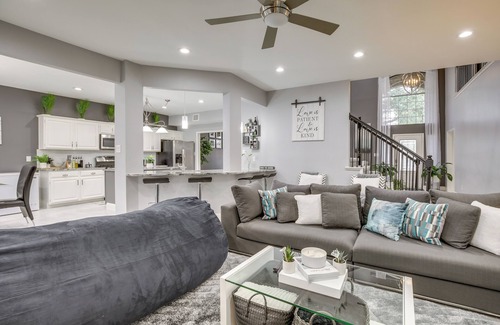 Mesquite House | Garden Patio & Fire Pit: Mesquite Home Near Lakes