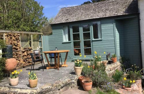 Hockworthy Apartment | Garden Room in Hockworthy