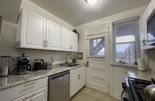 St. Louis Apartment | Garden style studio @ Forest Park & City!