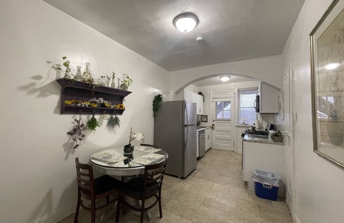 St. Louis Apartment | Garden style studio @ Forest Park & City!