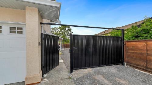 Saanich West House | Garden suite middle of Victoria close to highways