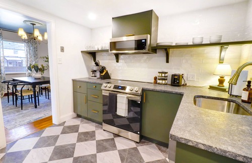 Grandview Heights Condo | Garden Suite - Sauna + King Bed! -Central location
