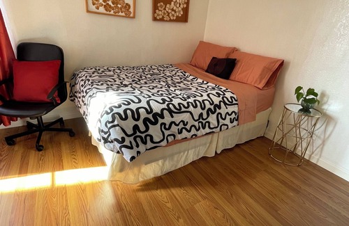 Outer Sunset House | Garden View Room 3 Blocks from the Beach
