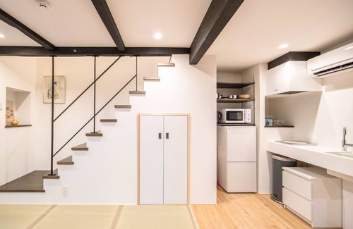 Shimogyo House | Garden View Suite! One stop from JR Kyoto Station.