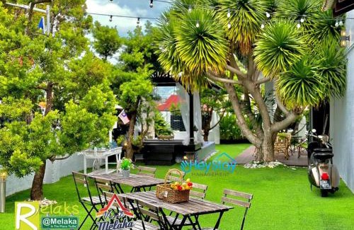 Bukit Baru House | GardenHomeStay TownArea Karaok Mahjong PrivatePool By HeystayManagement