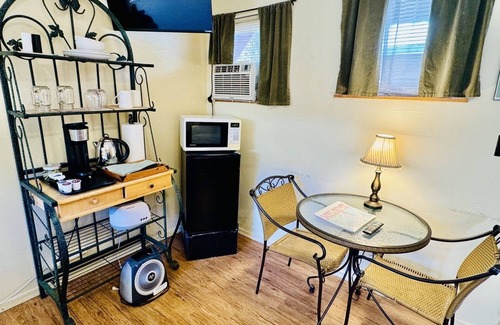 Bisbee Bed & Breakfast | Gardens at Mile High Ranch